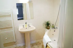 Garth Cottage-spacious family and dog friendly, two bedrooms both with ensuites. - Image 4