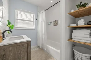 Coastal Vibe • Private Heated Pool • Hot Tub • Near Beaches - Image 3