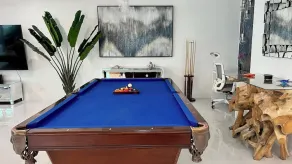 Oceanfront Penthouse, Unbelievable Views - Luxury 4BR/4.5BA with pool table - Image 2
