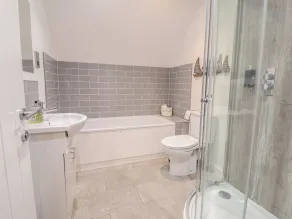 CORNER COTTAGE, THORPENESS, pet friendly, with a garden in Thorpeness - Image 4