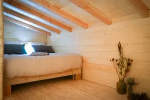 Cabane Perchée au Concept Unique sur Rails - Image 3