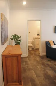 A wonderful 2 bedroom/2 bath rental (1,000 sq - Image 3