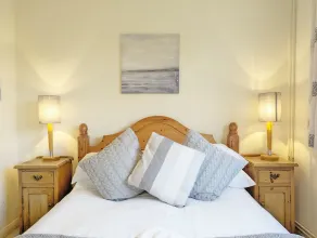 Family home overlooking Felpham seafront - Image 3