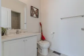 Townhouse near the conservation areas - Image 3
