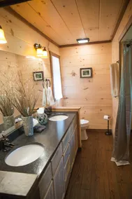 Laurel Escape LLC- Romantic Luxury Cabin: Perfect for 2! PROMOTION 10%-15% OFF!! - Image 4