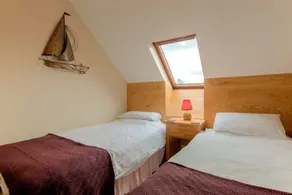 Riverside Cottage Nr l'emblématique pont Wroxham. 2-Bedroom Pet-Friendly - Image 5