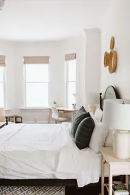 Charming Four Seasons Lake Front Renovated Cottage in Bala, Moon River Muskoka - Image 3