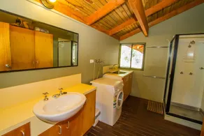 Bimbimbi - Nature Lovers' Coastal Hideaway - Image 2