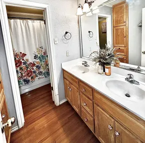 Excellent Rental for Family, Events, Girls Trip or Magnolia Silos or Baylor Univ - Image 4