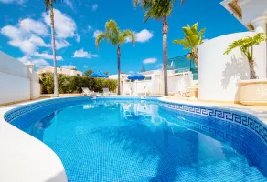 Villa w/ heatable pool & BBQ, Albufeira - Image 1