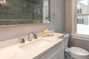 Luxurious Contemporary Near The Lagoon - Image 2