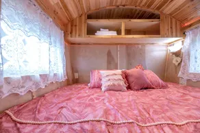 ☆ Magical Gypsy Wagon ☆ Unique Mountain Getaway - Image 3