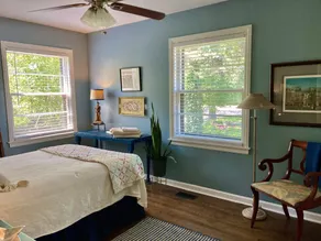 Charming, light-filled 5br Wilmette home - Image 4