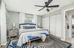 Luxury a block and half from the beach, pet and family-friendly - Image 5