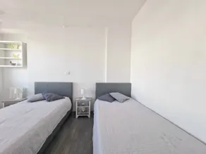 apt90m2    refait a neuf centre ville/plage - Image 5
