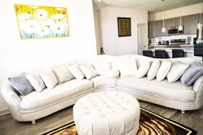 Regal Apt with King & Queen Bed for Long-Term Stay - Image 2