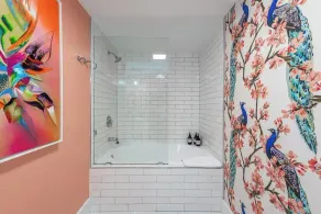 Coconut Grove Retreat, bayviews, 1 park incl, wkspace, Smart TV, Pool/hottub\" - Image 4