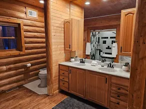 Private lakefront escape for unforgettable group getaways - Image 3