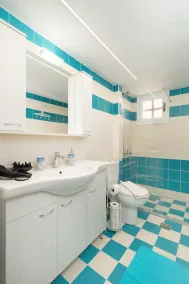 Lovely gardens and Comfort- 1 bedroom house, free w/wifi -nearby Komos beach - Image 2