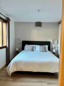 IMPRESSIVE CHALET - SLEEPS 7 - Image 5