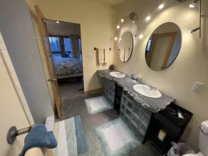 Modern Cabin on 30 Private Acres near Old Rag & Shenandoah Nat Park - Fiber Wifi - Image 3
