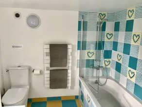 Direkte adgang til havet og enestående udsigt over det fulde vesthav. Brændeovn. - Image 3