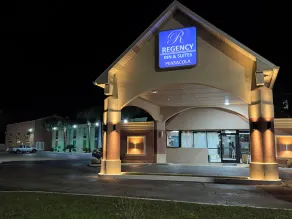Regency inn and Suites - Image 4
