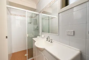Fully Furnished and Equipped 2 Bedroom Unit in Hornsby - Image 3