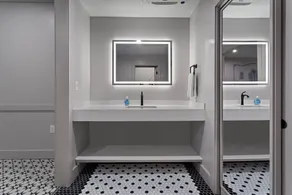 Hotel Biloxi - Image 4