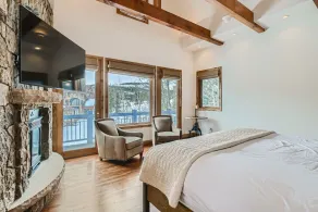 NEW LISTING! Après & Fairway Retreat home - Image 4