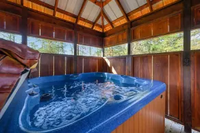 Robin’s Nest – Cozy Broken Bow Cabin with Private Hot Tub - Image 4