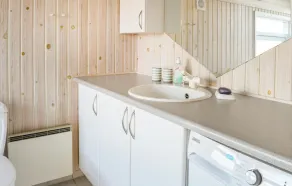 Three-Bedroom Holiday Home In Albak - Image 3