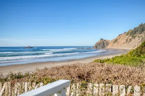 Vintage Charm med en moderne flair i denne Oceanfront Beauty i vejen slutter! - Image 4
