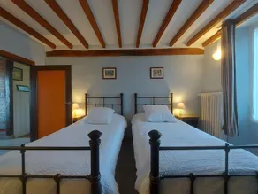 Charming Renovated Cottage with Garden, Terrace & Game Room Near Paris - Image 5