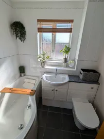 Modern 3B Eastbourne Retreat: Tranquil & Cozy Stay - Image 3