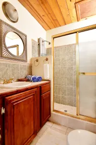 Annmarie Beachfront Retreat Villa - Image 4