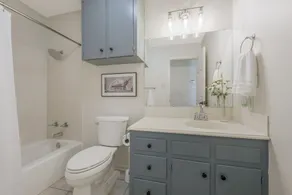 New Listing!  Great location in Lafayette - Image 4