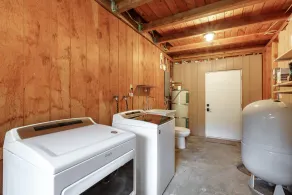 Dog-friendly riverfront home with hot tub, large yard, and fast Wifi - Image 4