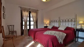 Charming rural house with swimming pool for groups in Cuenca - Image 3