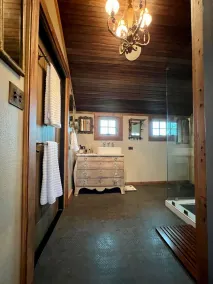 ELLINGER COUNTRY FARMHOUSE - Image 3