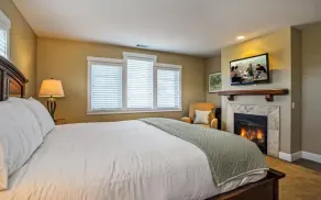 3 bedroom 2.5 bath 2,200 SF within Solvang Danish Village - Image 5