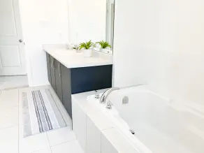 Bowmanville Home - Image 3
