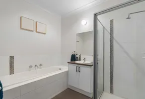 13A Elliot Avenue, Hayborough Sea Views, Walk to Beach, Wi-Fi & Bikeway - Image 2