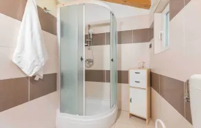 Premium Two-Bedroom Apartment/BEACH 5 minutes/GARDEN - Image 3