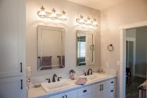 Pristine Farmhouse in the Heart of Lodi Wine Country - Image 3