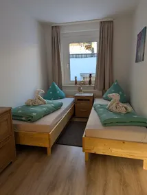 Cable car, lift, slopes, ski schools are within walking distance. Family friendly - Image 4