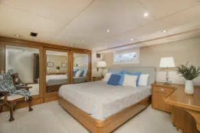 Beautiful Private Yacht in the Seattle area - Image 4
