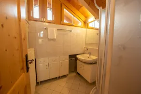 Cozy apartment with mountain view and close to the slopes in the Zillertal Arena - Image 2