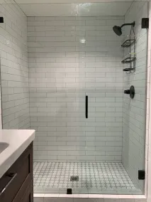 Stylish 2 bed 2 bath condo with a pool  - Image 2