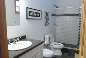 New Well Built Elegant Home on the Water 2 miles to Freeport, 9  to Portland! - Image 5